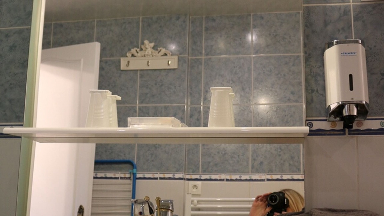 Photo of Bathroom in Leval