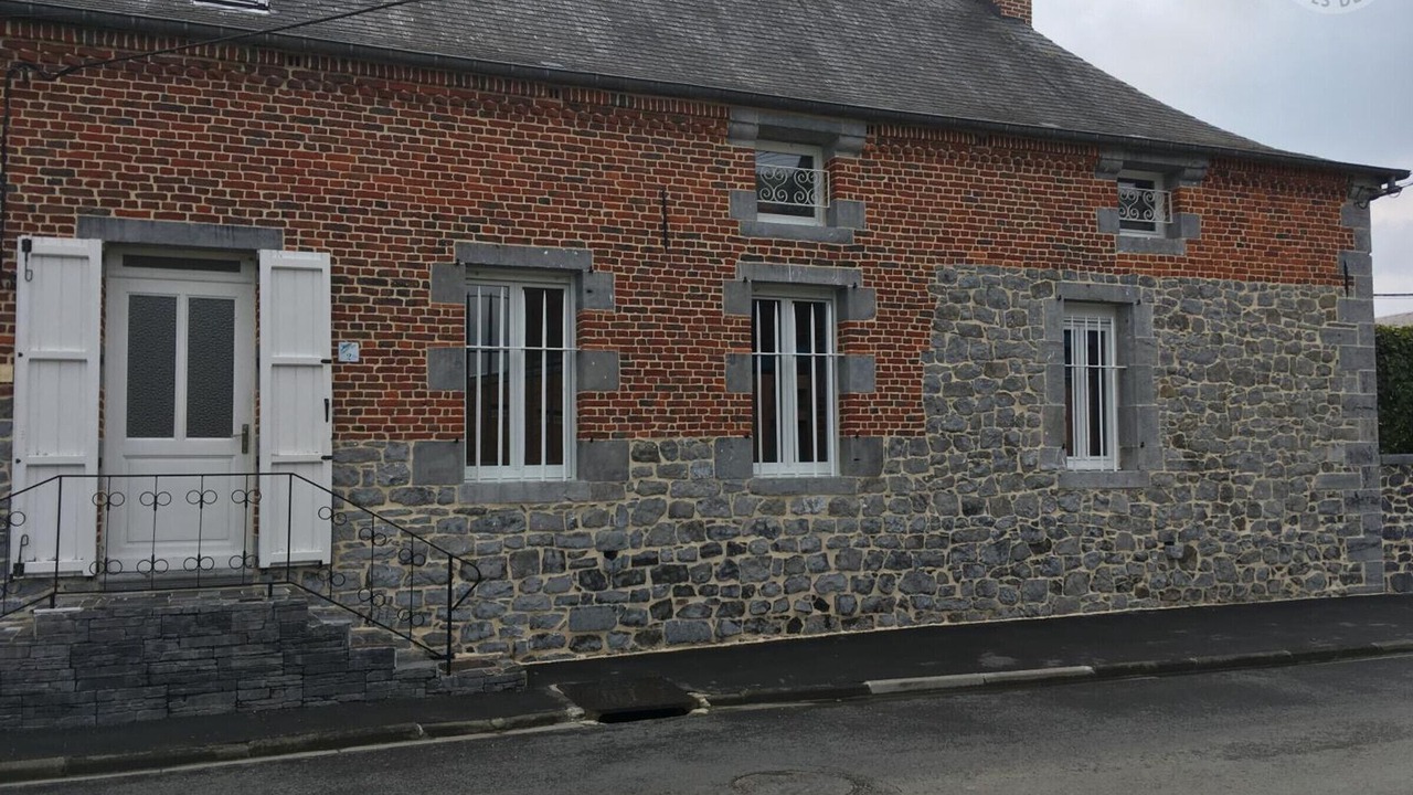 Photo of Outdoor in Leval