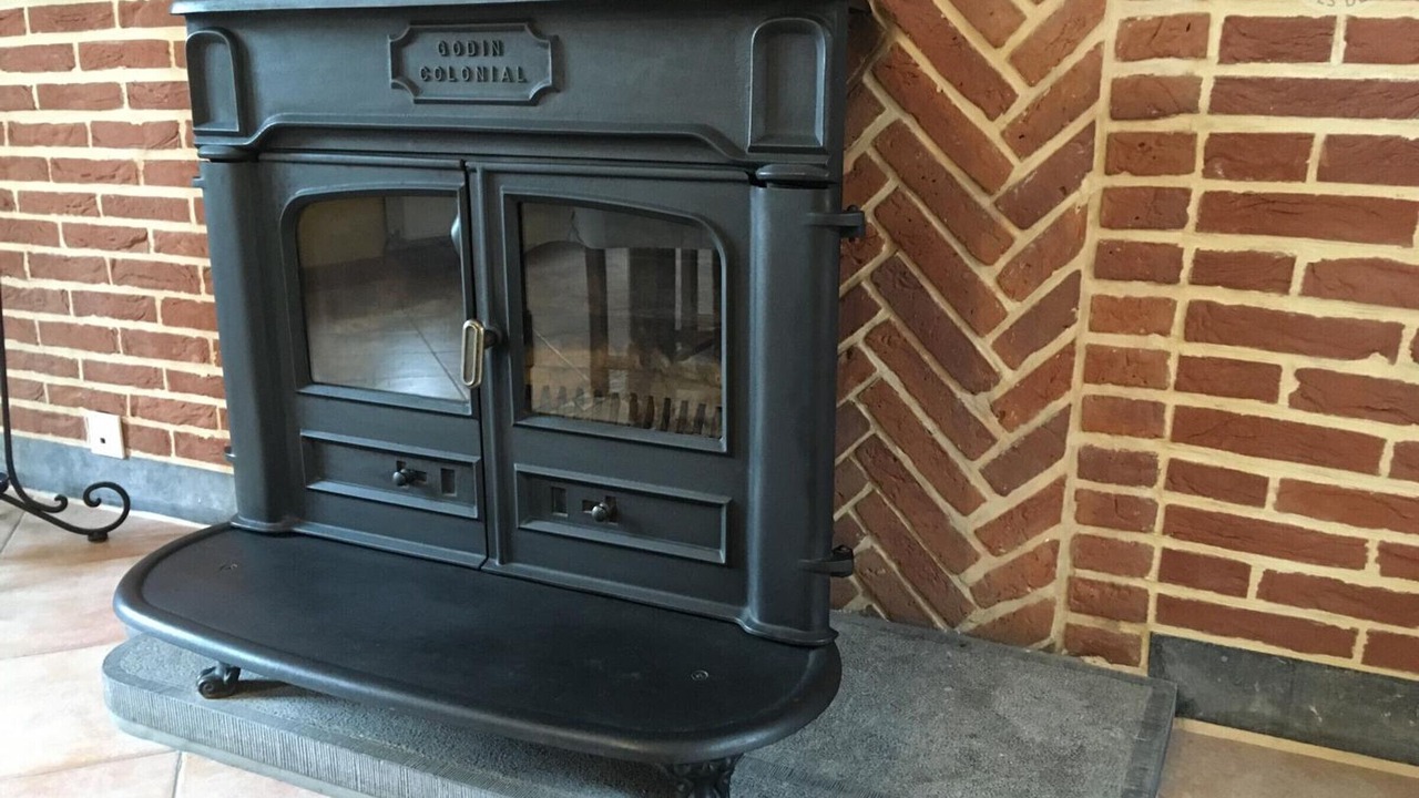 Photo of Others in Leval