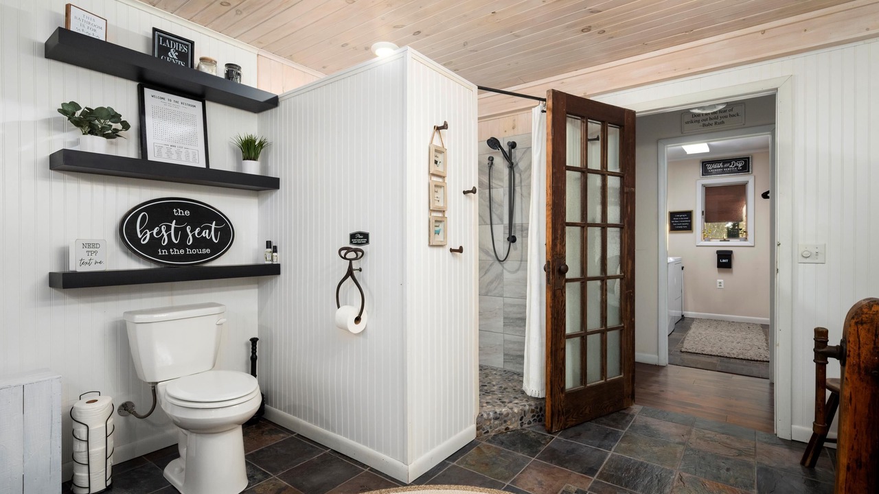 Photo of Bathroom in Warren