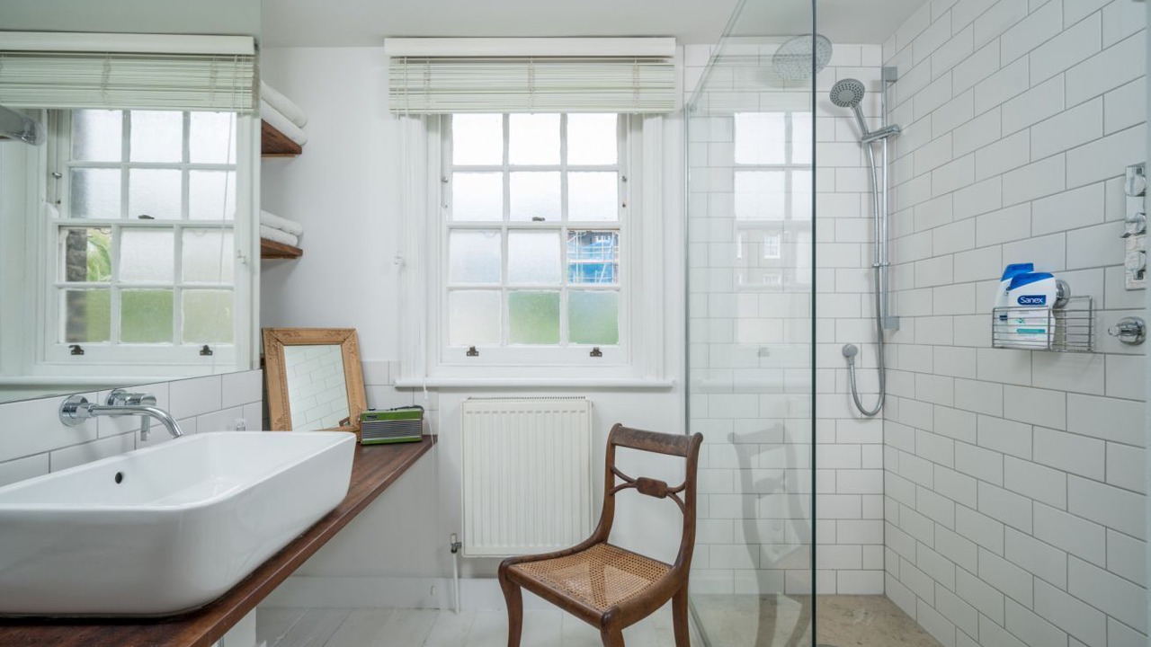 Photo of Bathroom in Elephant and Castle