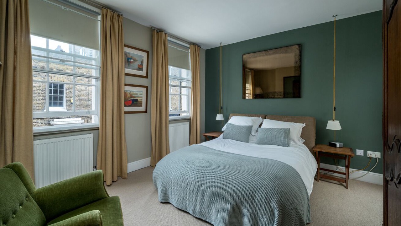 Photo of Others in Elephant and Castle