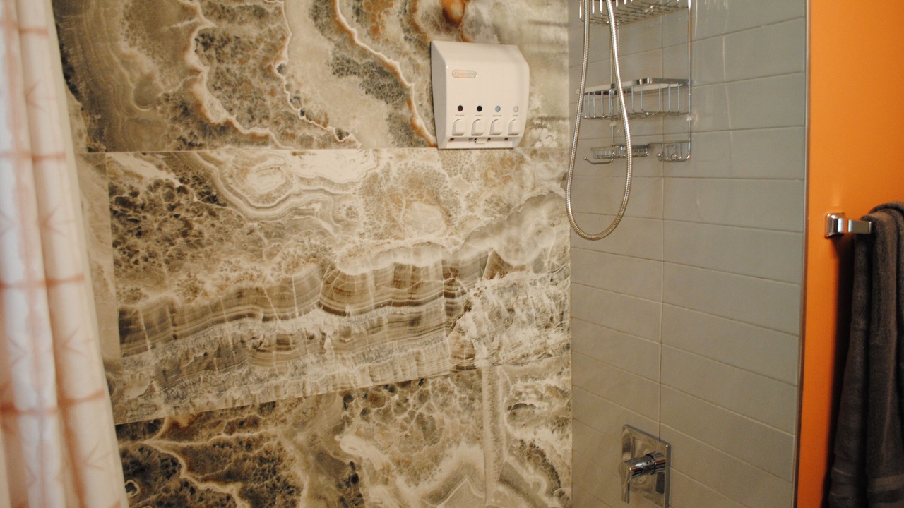 Photo of Bathroom in Thunderbolt