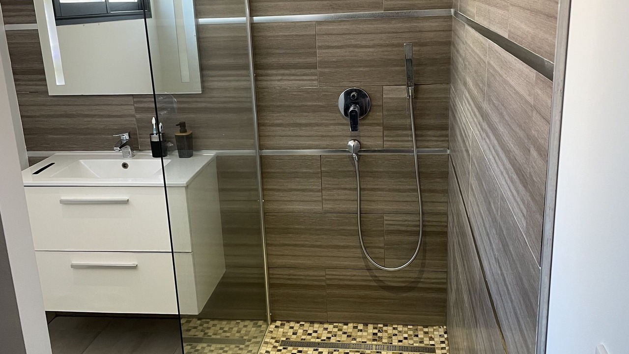 Photo of Bathroom in Lunel
