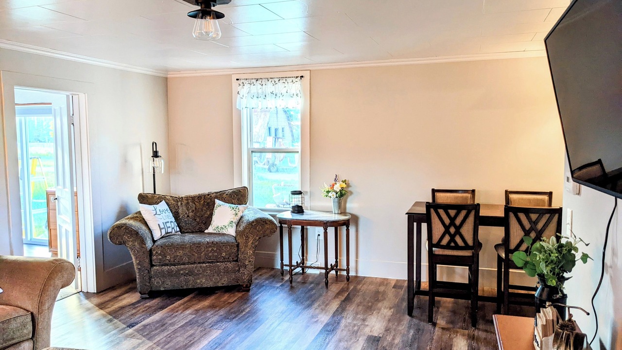 Photo of Livingroom in Rogers City