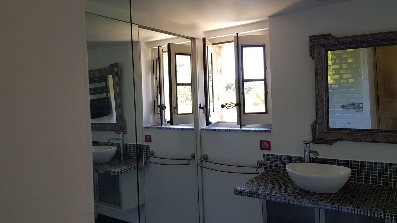 Photo of Bathroom in Laroque