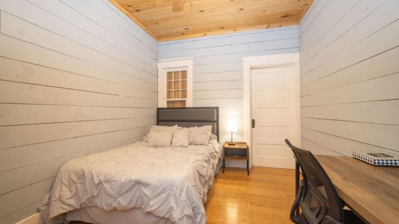 Photo of Bedroom in Harrison