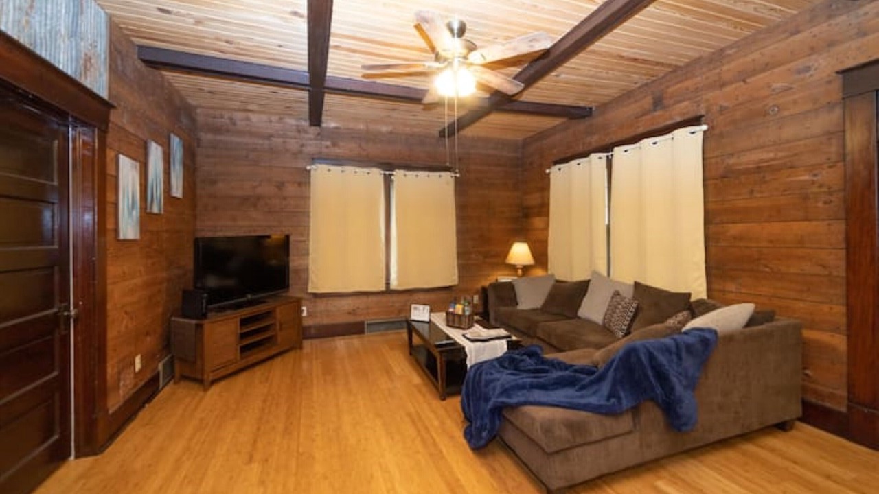 Photo of Livingroom in Harrison