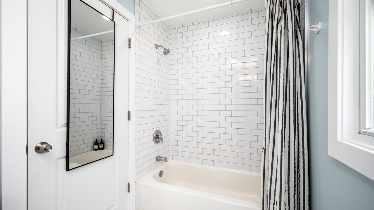 Photo of Bathroom in Logan Square