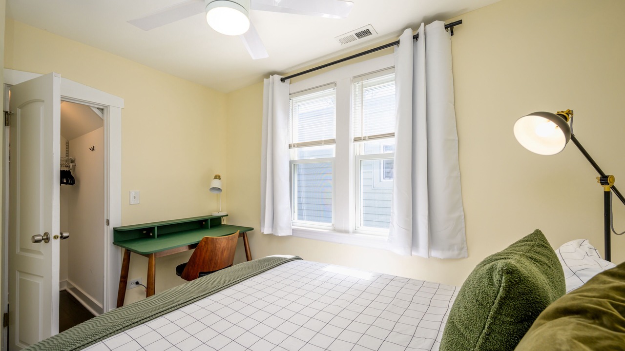 Photo of Bedroom in Logan Square