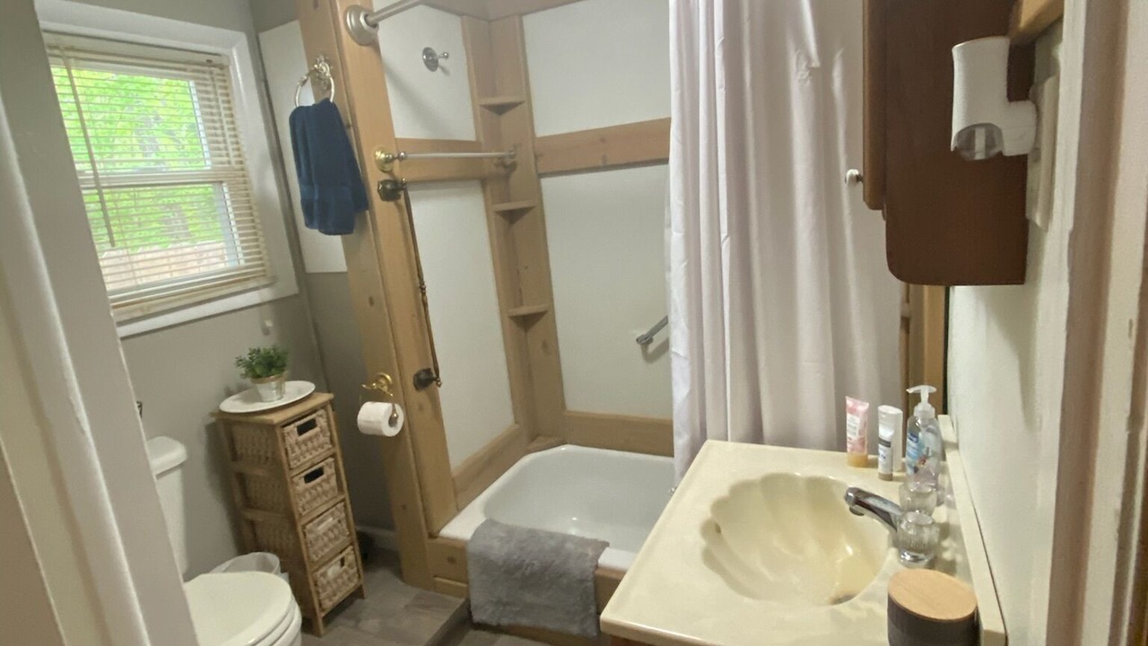 Photo of Bathroom in Roscommon County