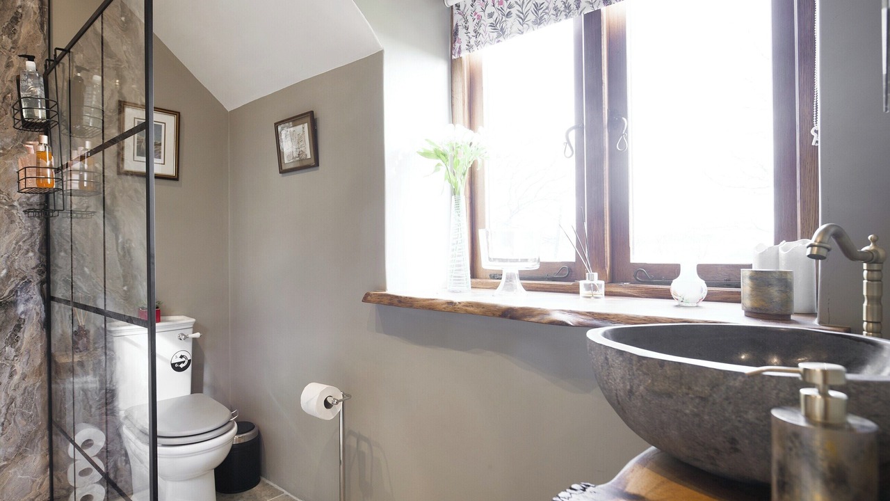 Photo of Bathroom in Kingswood