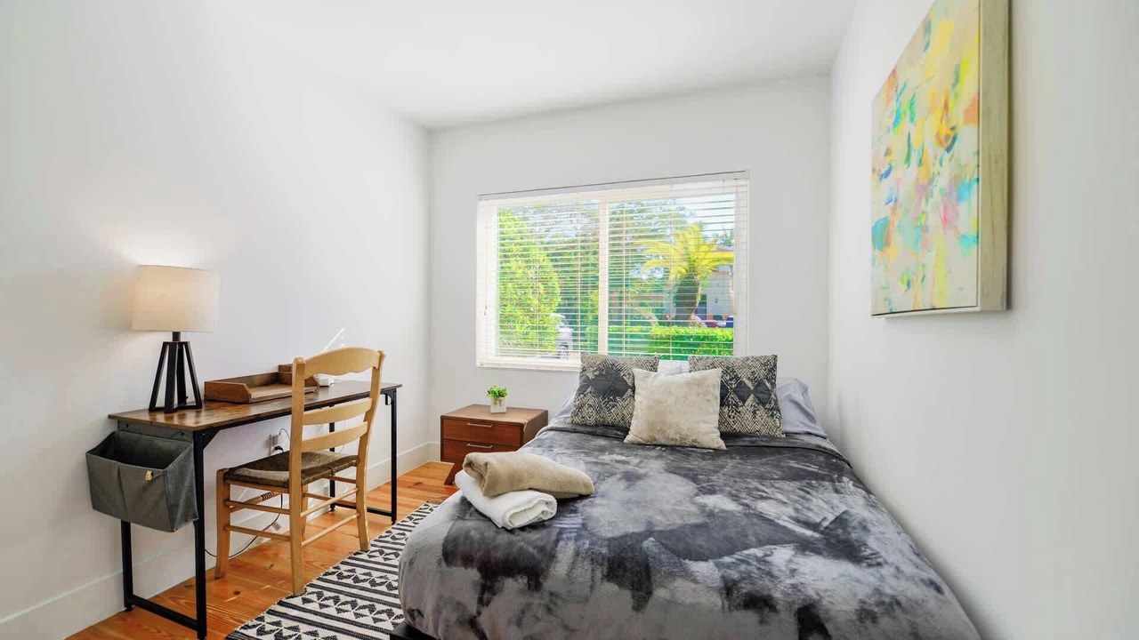 Photo of Bedroom in Ludlam