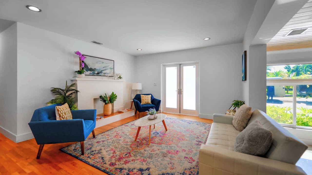 Photo of Livingroom in Ludlam