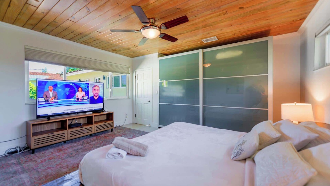 Photo of Bedroom in Ludlam