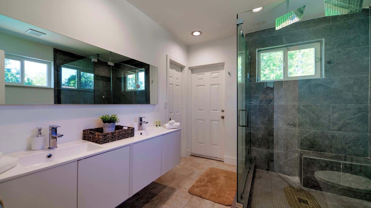 Photo of Bathroom in Ludlam