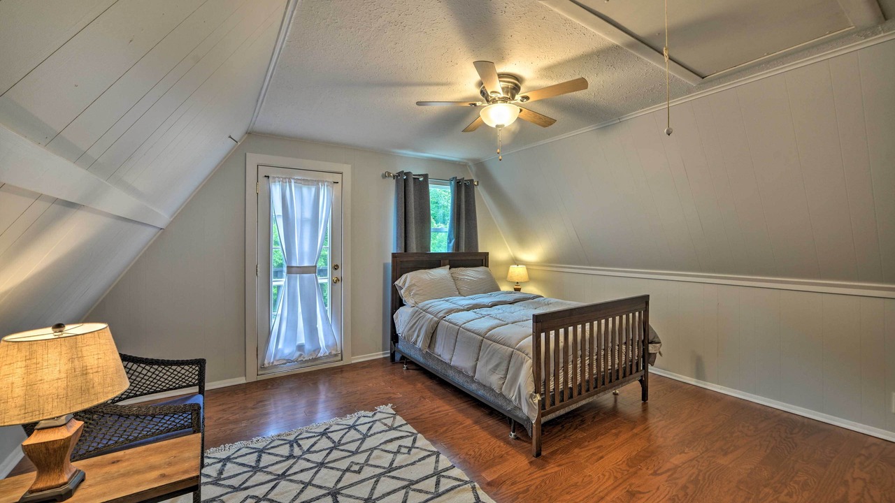 Photo of Bedroom in Benton