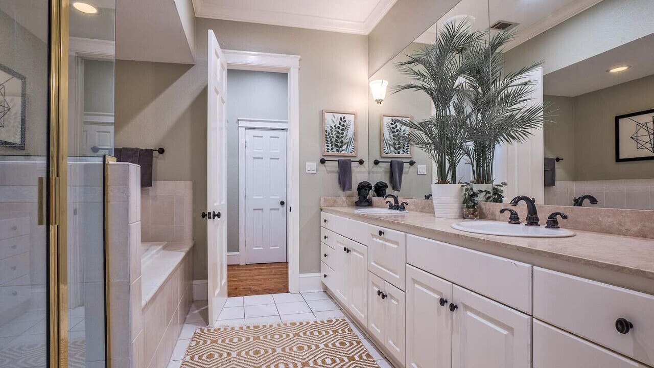 Photo of Bathroom in Uptown