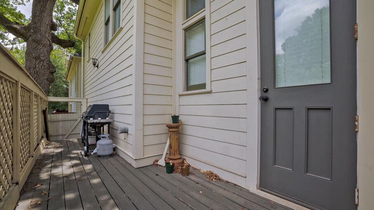 Photo of Outdoor in Uptown