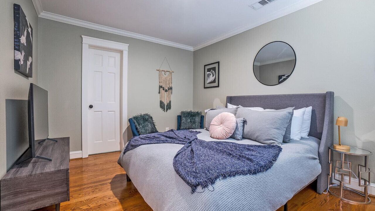 Photo of Bedroom in Uptown