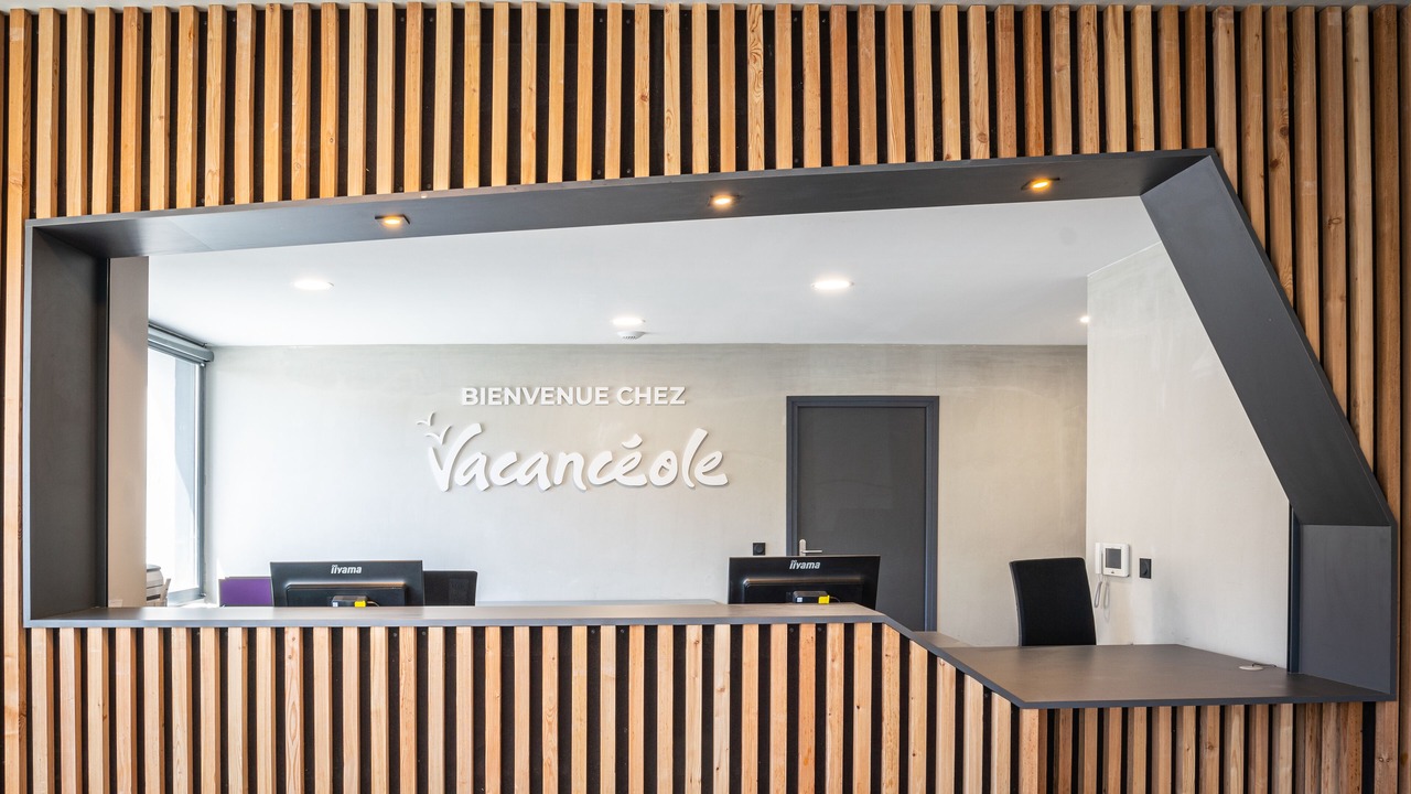 Photo of Others in Auris