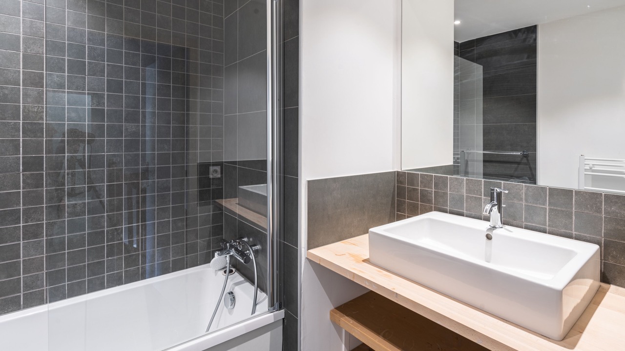 Photo of Bathroom in Auris