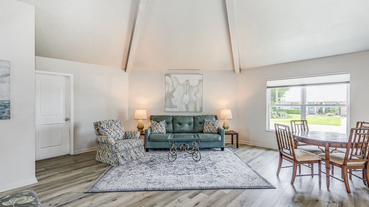 Photo of Livingroom in Gulf Breeze