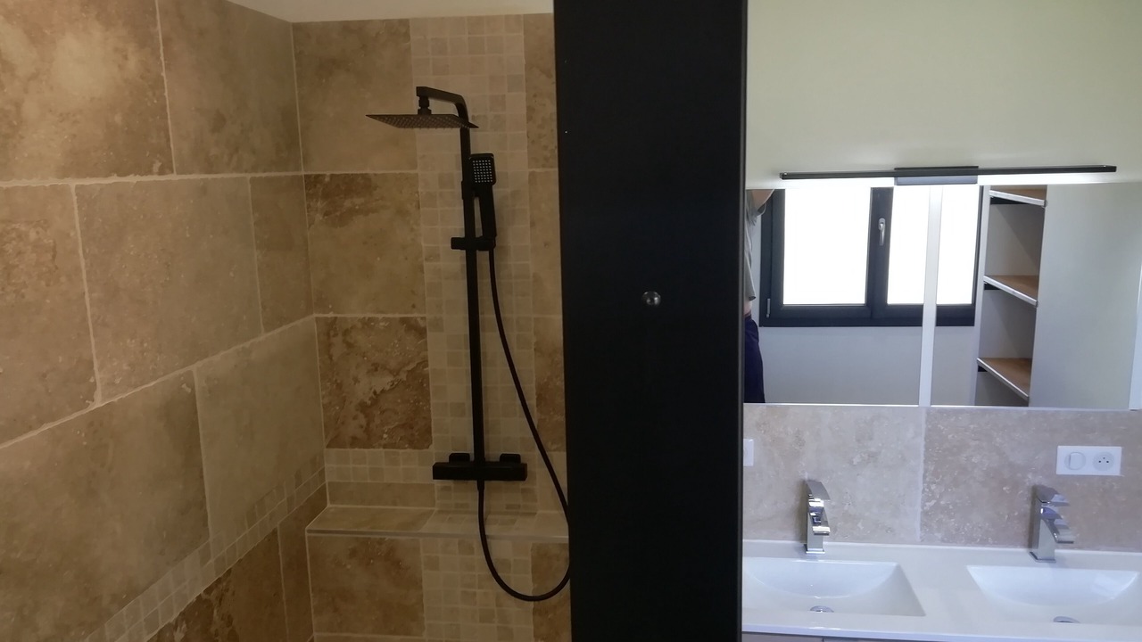 Photo of Bathroom in Banne