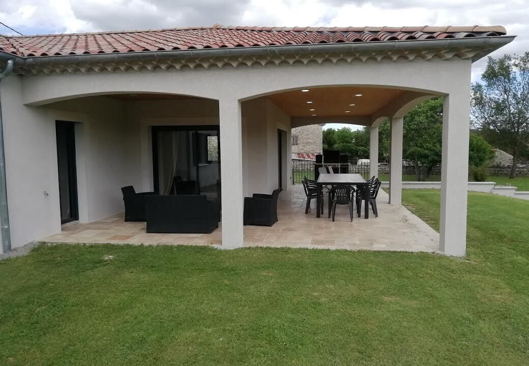 Photo of Outdoor in Banne