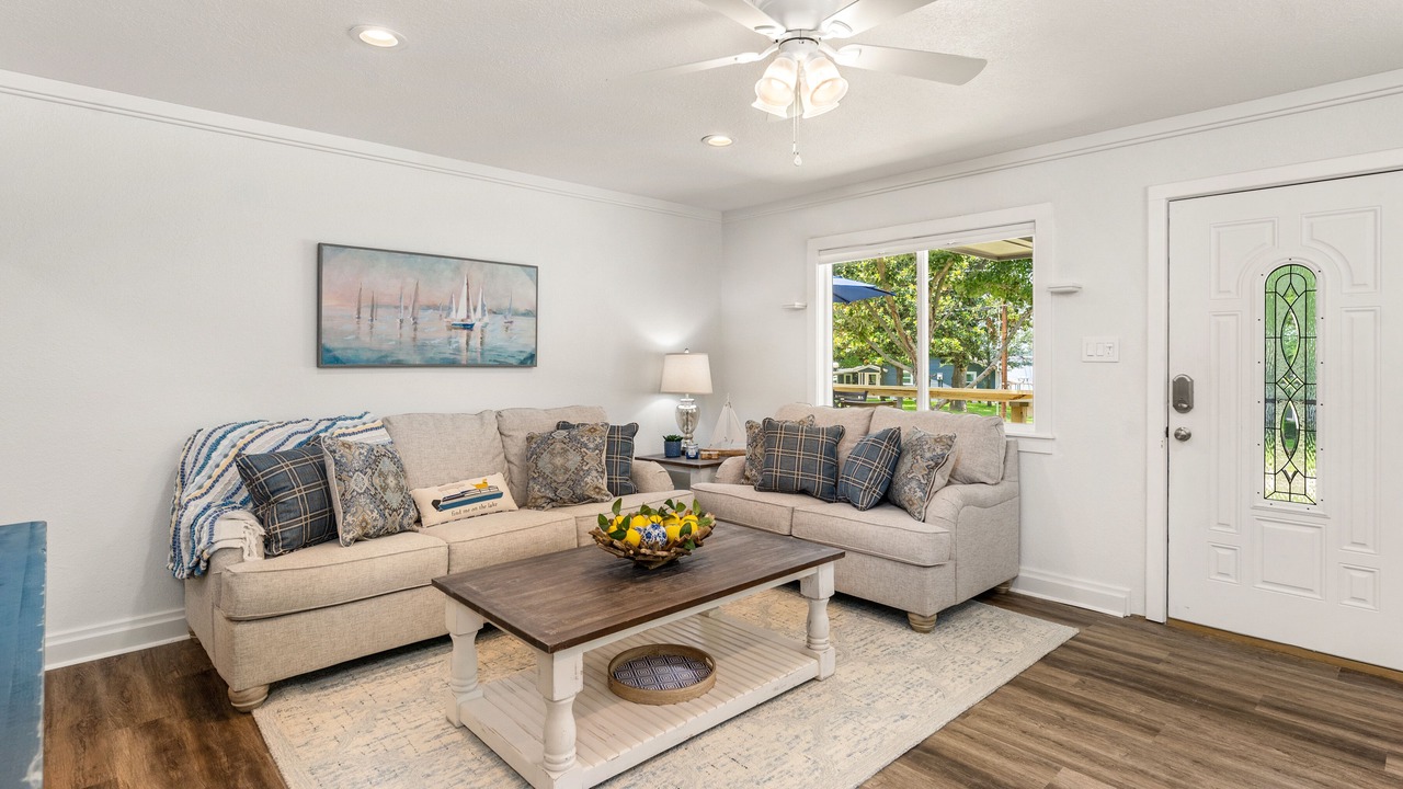 Photo of Livingroom in Carolyn Estates