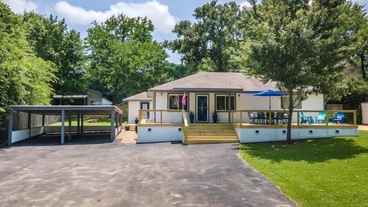 Photo of Outdoor in Carolyn Estates