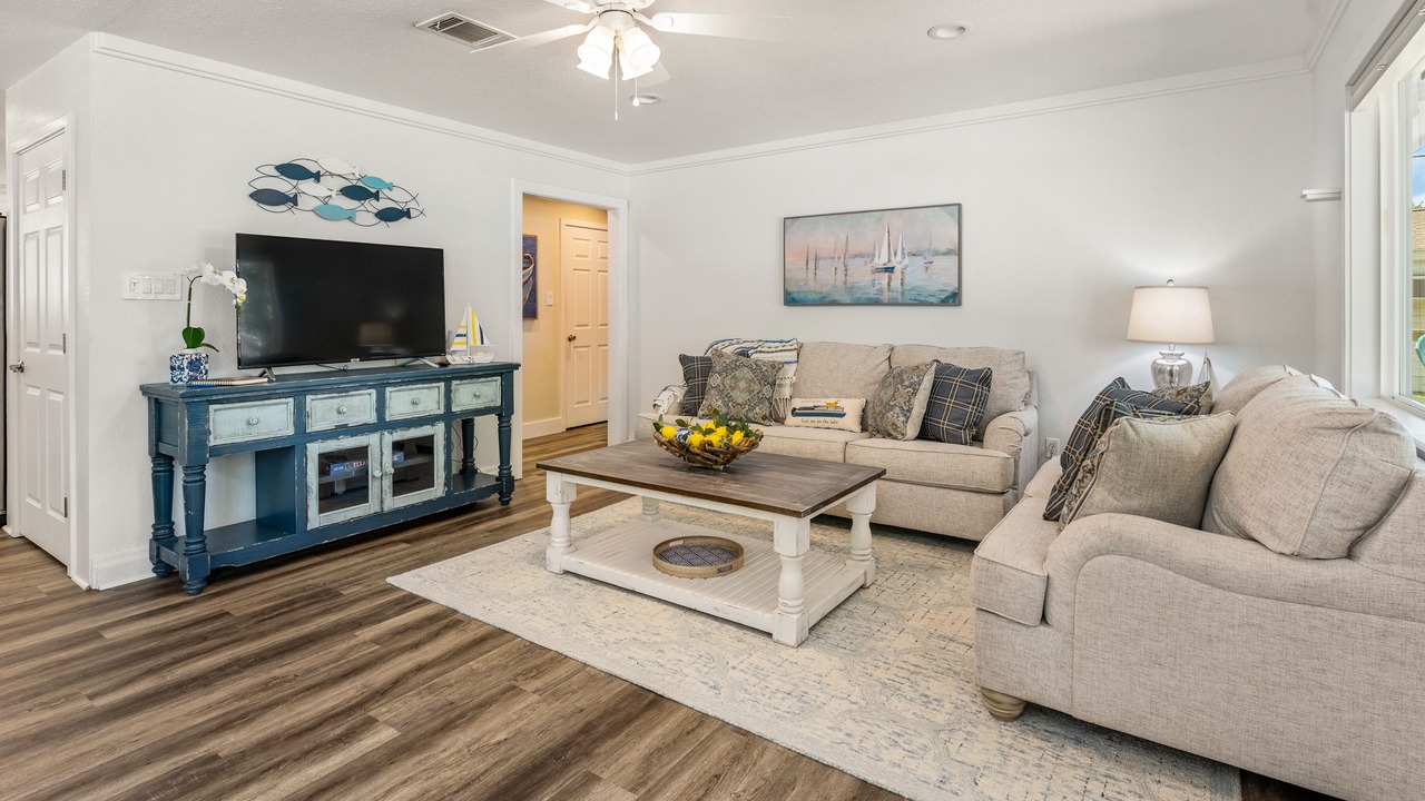 Photo of Livingroom in Carolyn Estates