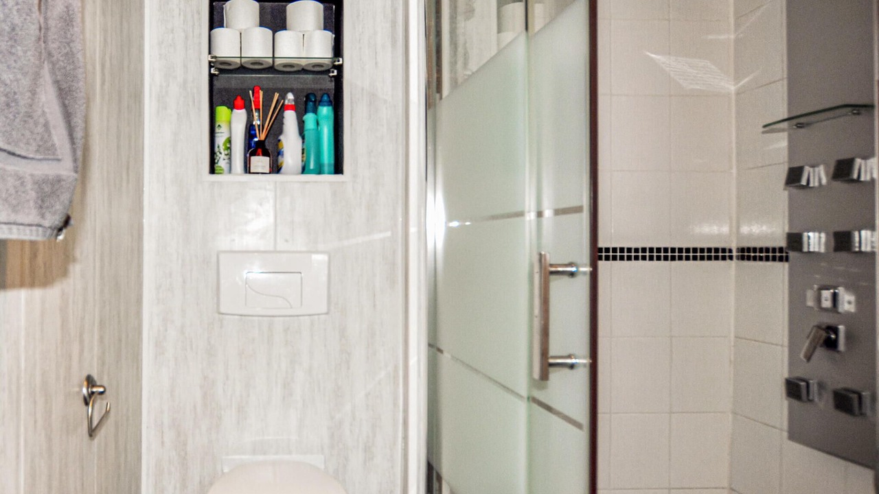Photo of Bathroom in Rodes