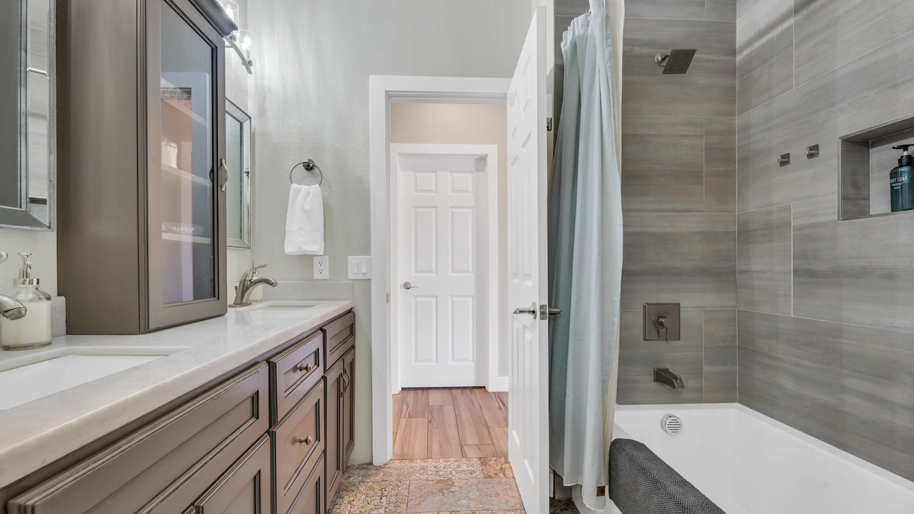Photo of Bathroom in Palm Valley