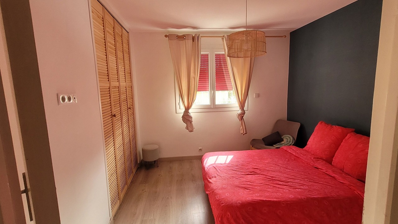 Photo of Bedroom in Lunel-Viel