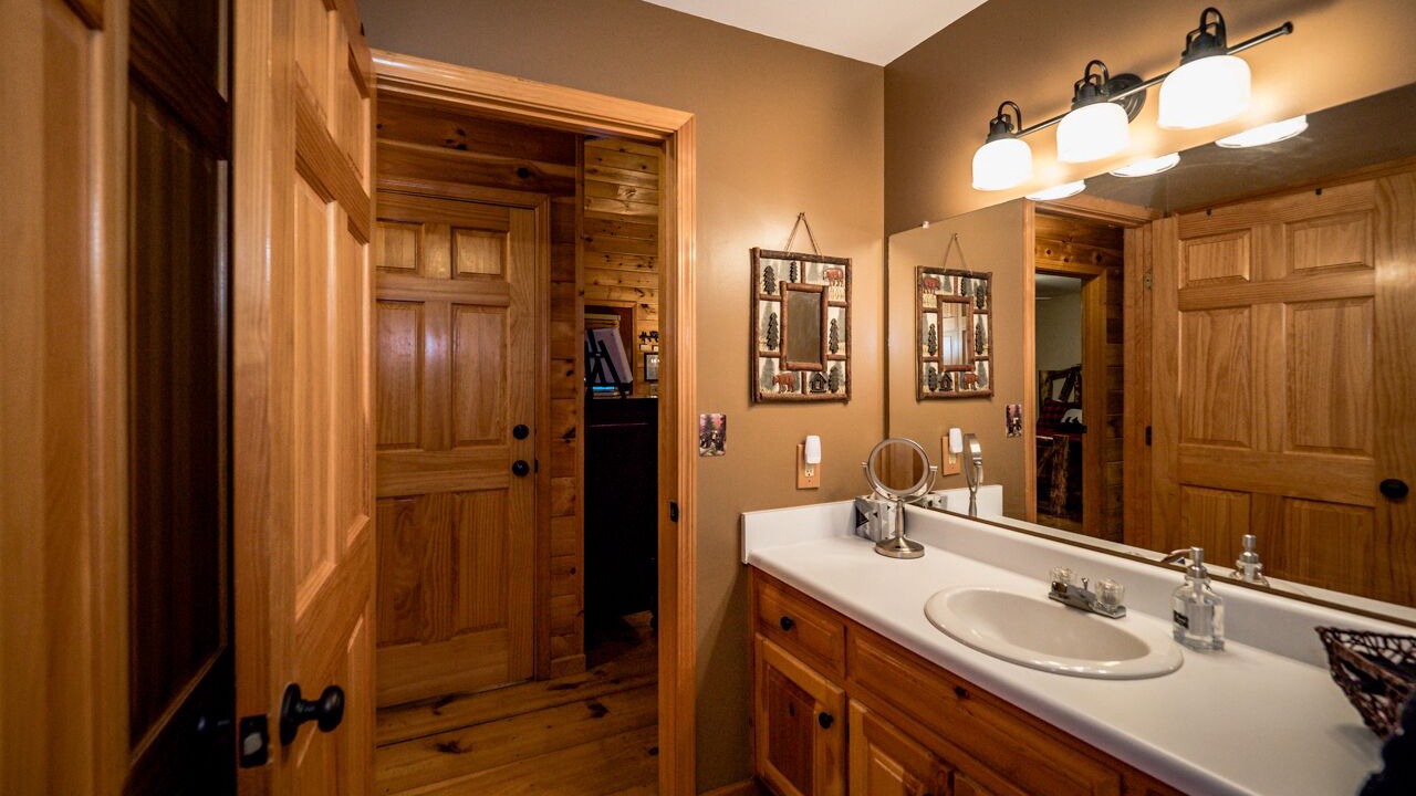 Photo of Bedroom in Walnut Mountain