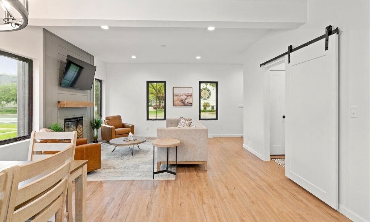 Photo of Livingroom in Cedar Falls