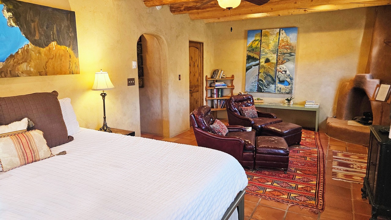 Photo of Livingroom in Taos