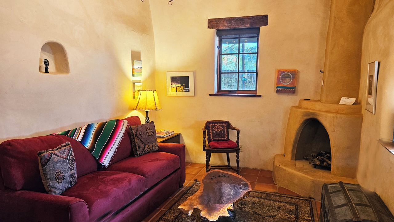 Photo of Livingroom in Taos