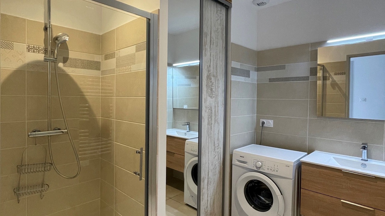 Photo of Bathroom in Neffies