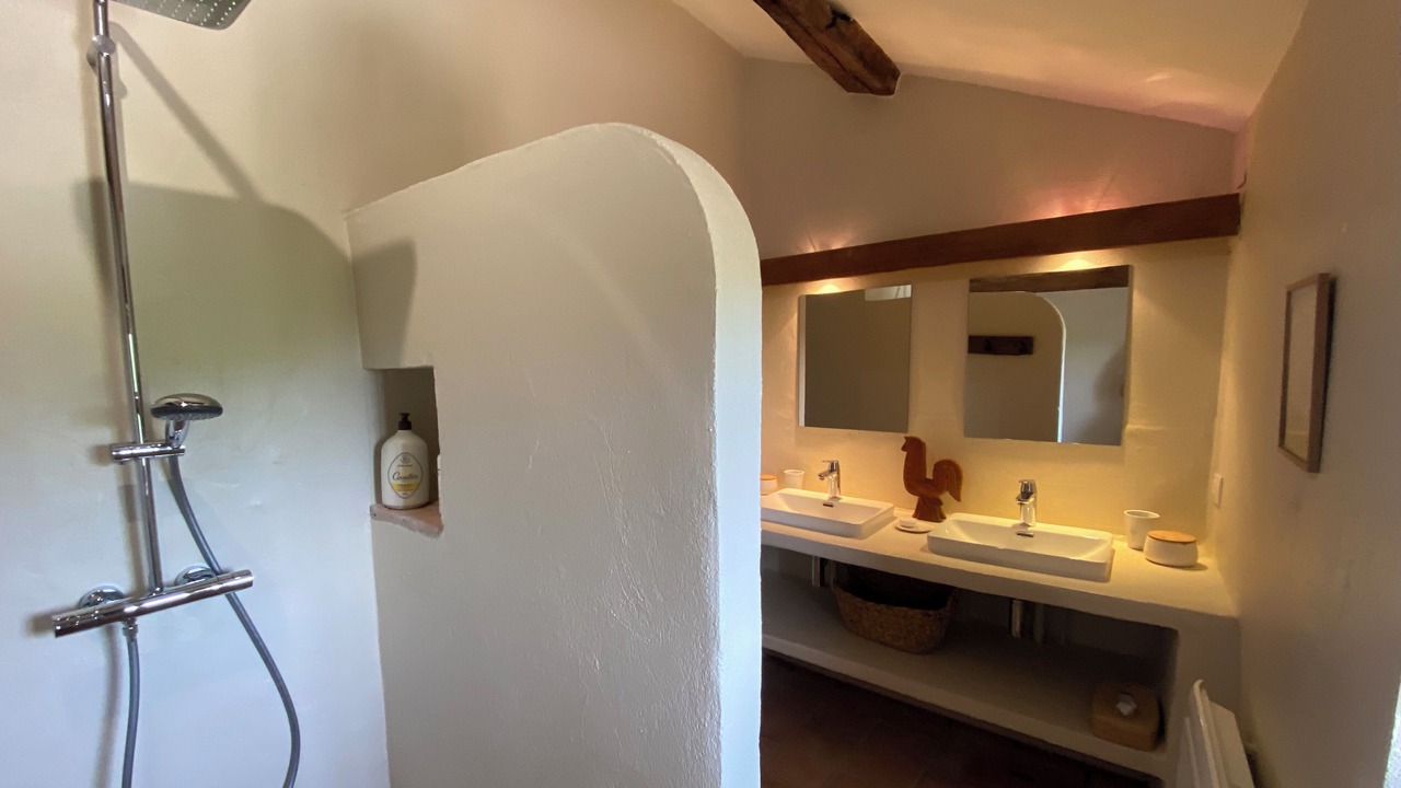 Photo of Bathroom in Saint-Etienne-sur-Chalaronne