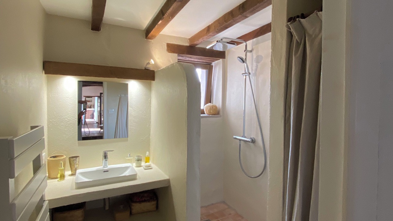 Photo of Bathroom in Saint-Etienne-sur-Chalaronne