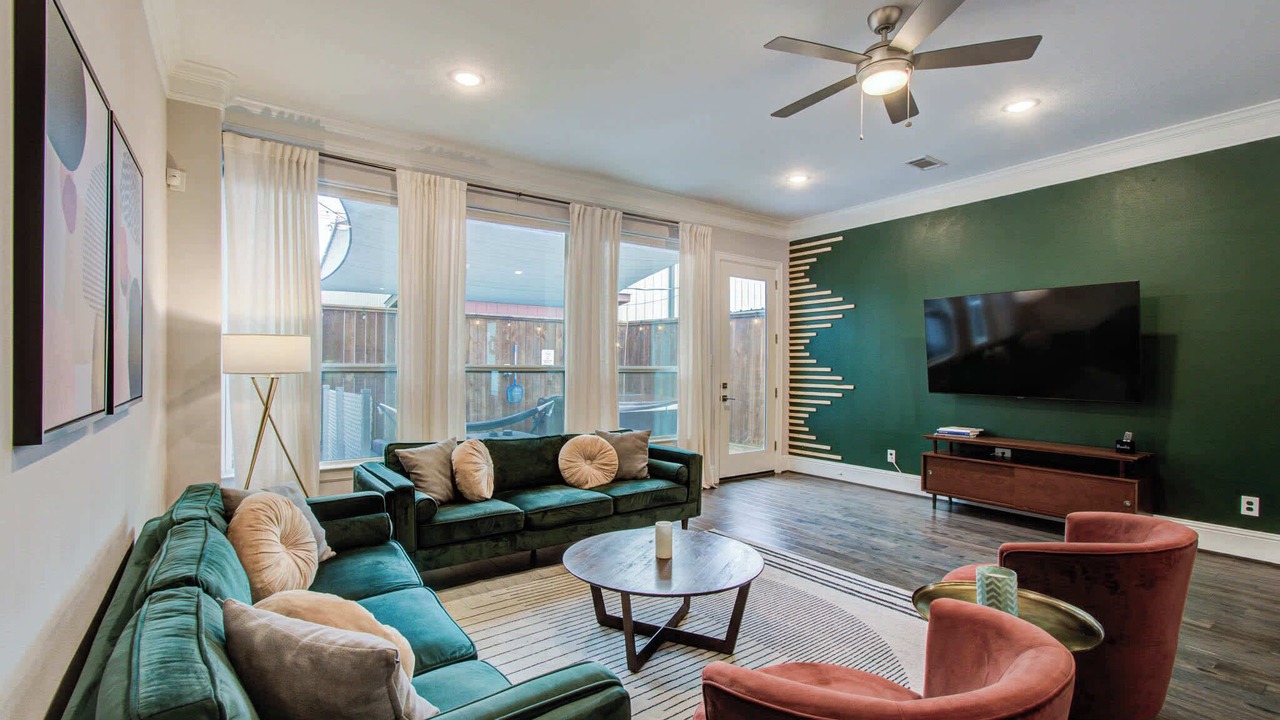 Photo of Livingroom in Washington Ave./ Memorial Park