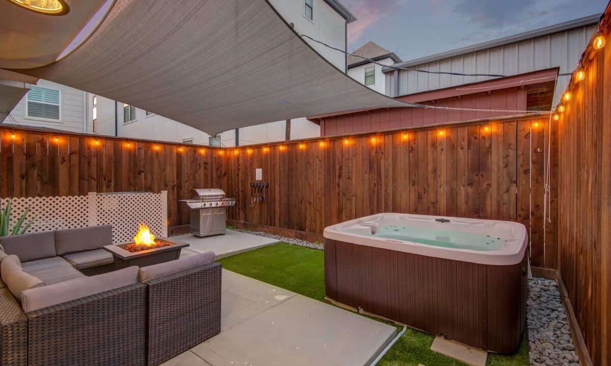 Photo of Patio Balcony in Washington Ave./ Memorial Park