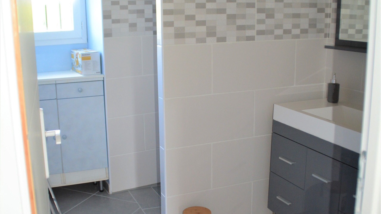 Photo of Bathroom in Upaix