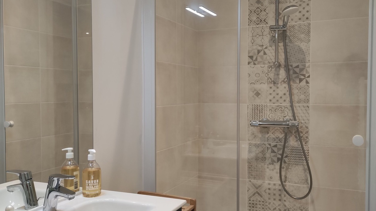 Photo of Bathroom in Lorris