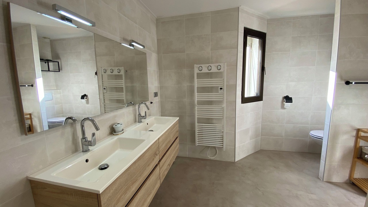 Photo of Bathroom in Les Plans