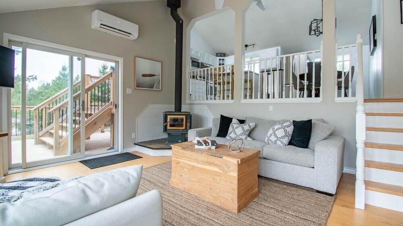 Photo of Livingroom in McKellar
