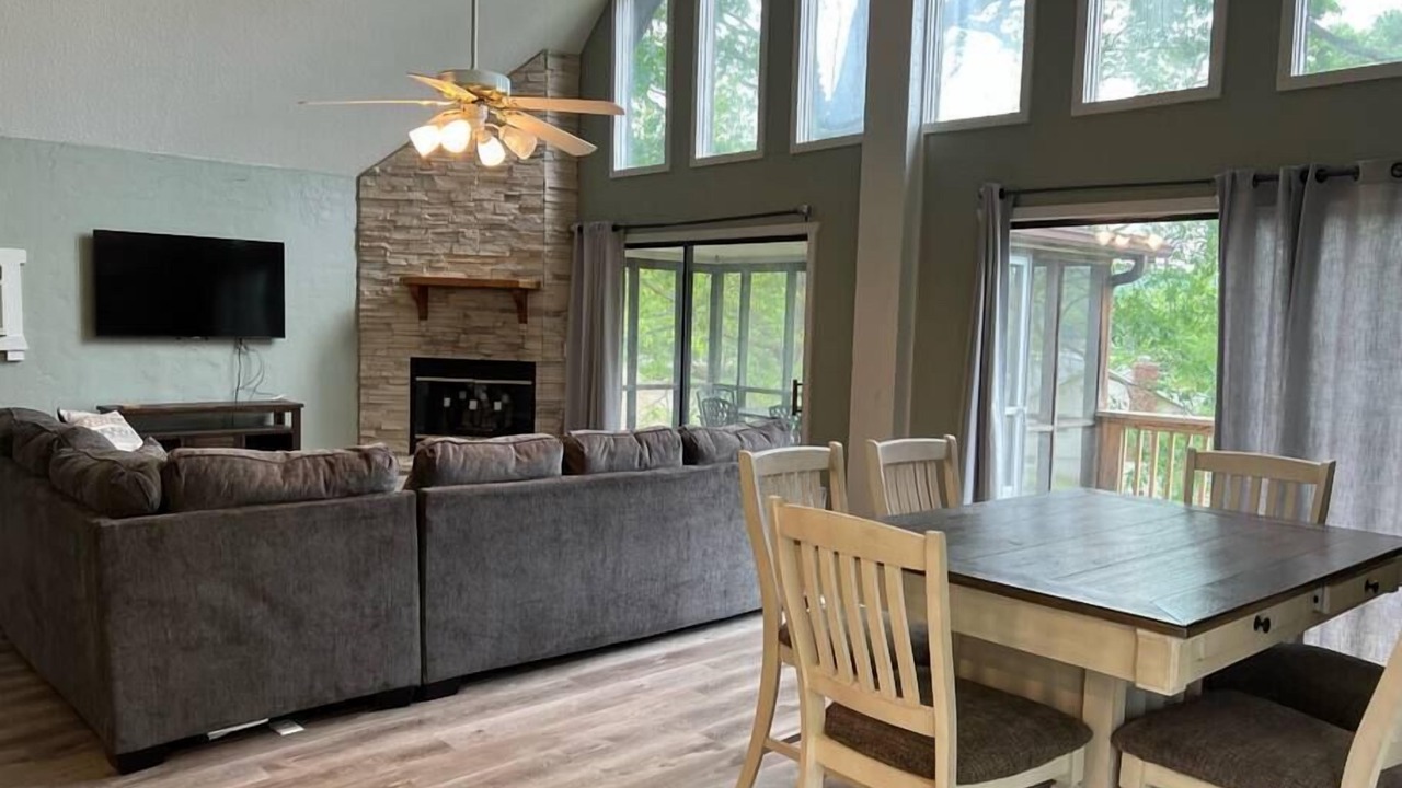 Photo of Livingroom in Gravois Mills