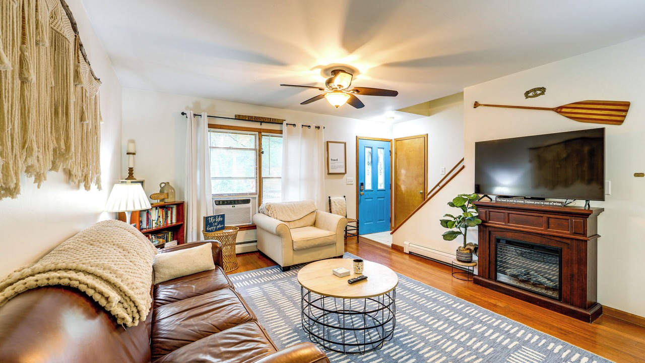 Photo of Livingroom in Auburn